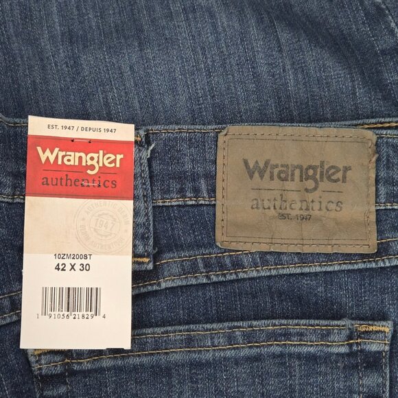 NWT | Wrangler Authentics Men's Relaxed Fit Comfort Flex Waist Jeans | 42 x 30 - Picture 4 of 6